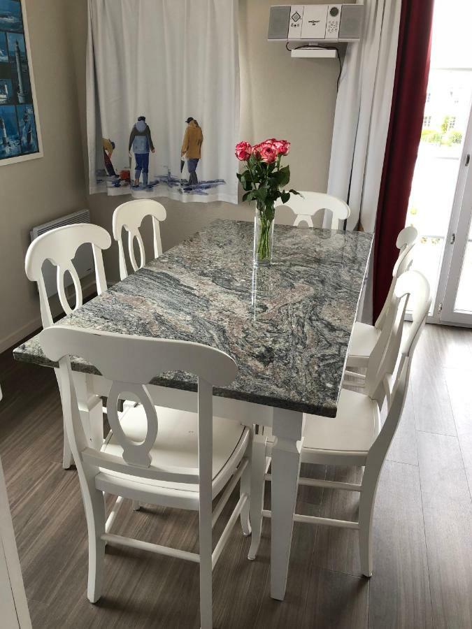 Vacances A L Ocean - T4 Grand Balcon Tout Confort - Wifi Et Parking Gratuits - Mer Plage Piscine A Environ 25 M - Centre Ville, Tous Commerces, Marche, Et Port A 10 Minutes A Pied En Longeant La Mer Ле-Гильвинек Экстерьер фото